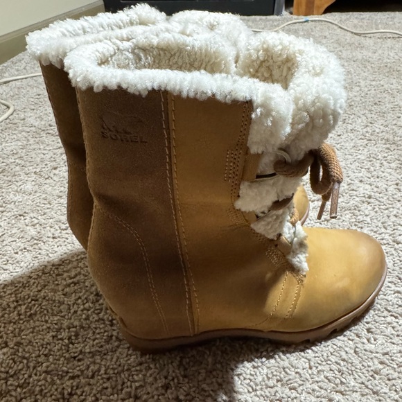 Sorel Joan Wedge II Shearling-Lined Boots Leather Platforms 8.5 - Picture 3 of 9